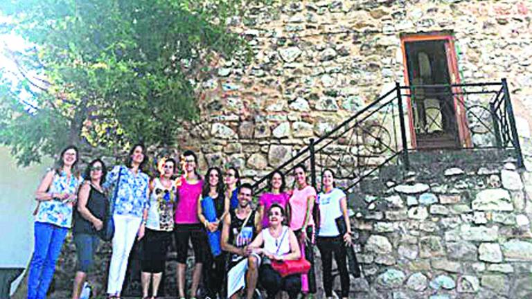 Taller de yoga-pilates en la emblemática Torre del Homenaje como patrimonio Taller de yoga-pilates en la emblemática Torre del Homenaje como patrimonio