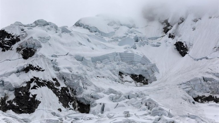 Tres españoles muertos en una avalancha en Perú