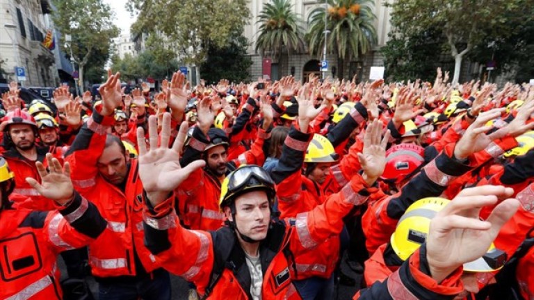 Miles de manifestantes toman las calles de Cataluña