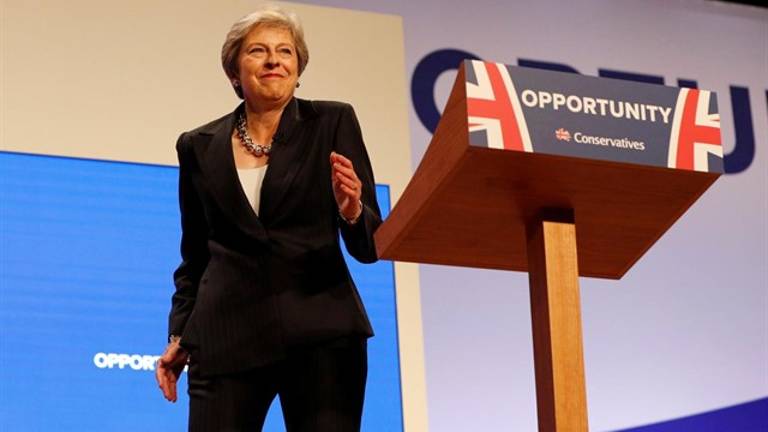 May advierte que la división interna acabaría con el Brexit May advierte que la división interna acabaría con el Brexit