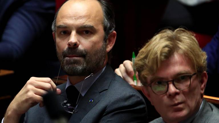 Francia aplaza seis meses la subida del combustible Francia aplaza seis meses la subida del combustible
