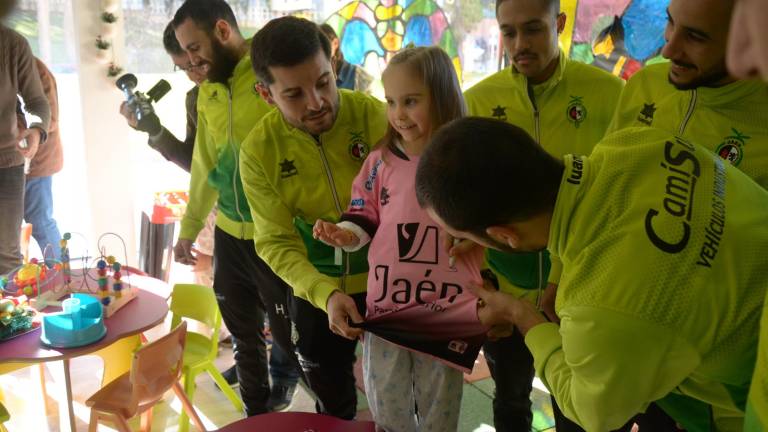 La solidaridad amarilla llega a los niños del Materno-Infantil La solidaridad amarilla llega a los niños del Materno-Infantil