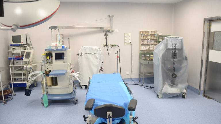 La consejera garantiza el fin de la triple cama hospitalaria La consejera garantiza el fin de la triple cama hospitalaria
