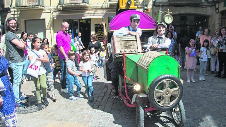 Éxito de público para el primer festival de circo y teatro de calle Éxito de público para el primer festival de circo y teatro de calle