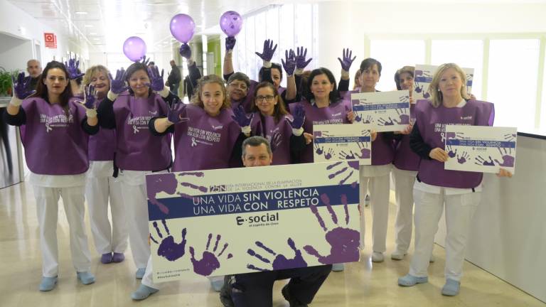 El Complejo Hospitalario de Jaén se une al ‘Día contra la Violencia de Género’ El Complejo Hospitalario de Jaén se une al ‘Día contra la Violencia de Género’
