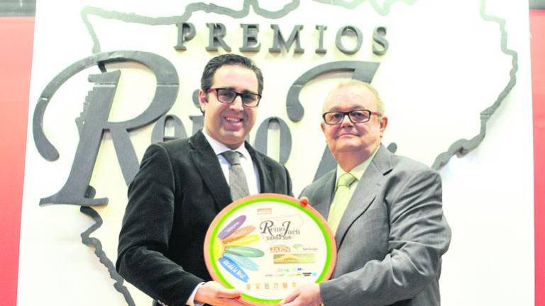 Un aplauso a quienes trabajan para engrandecer la provincia Un aplauso a quienes trabajan para engrandecer la provincia