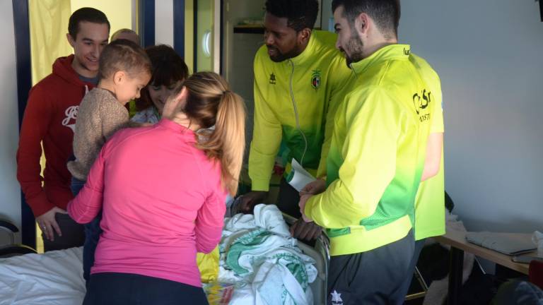 La solidaridad amarilla llega a los niños del Materno-Infantil La solidaridad amarilla llega a los niños del Materno-Infantil