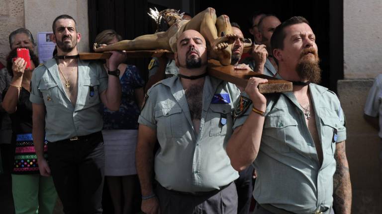 “Carchelejo es historia de la Legión” “Carchelejo es historia de la Legión”