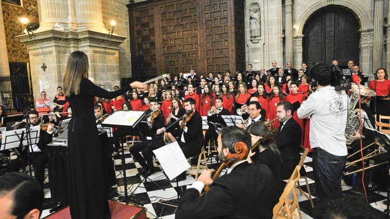 Multitudinario recibimiento al obispo número setenta y cinco Multitudinario recibimiento al obispo número setenta y cinco