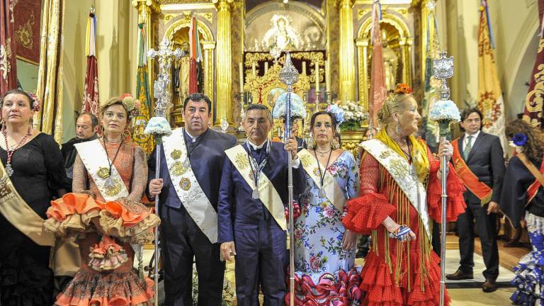 “Tan cálida es esta peregrinación con lluvia como si brillara el sol” “Tan cálida es esta peregrinación con lluvia como si brillara el sol”