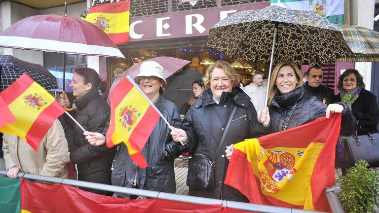 El monarca recibe el calor de centenares de jiennenses El monarca recibe el calor de centenares de jiennenses