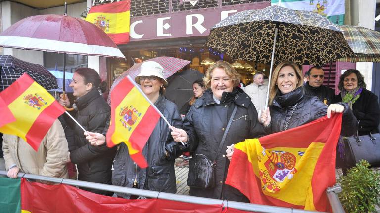 El monarca recibe el calor de centenares de jiennenses