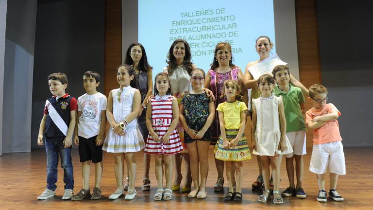 Formación más allá de las aulas Formación más allá de las aulas