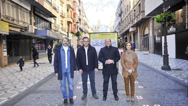 “La exposición es una curiosa idea que atrae a los vecinos”