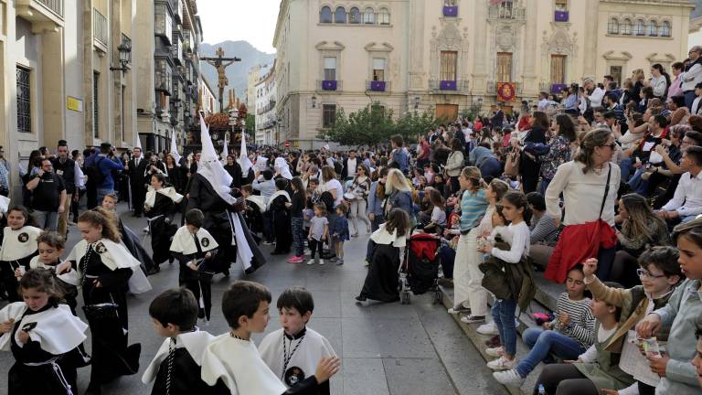 Estudiantes, una tarde entre tunas y misericordias