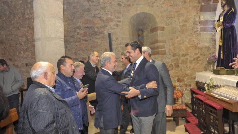 Santisteban obsequia a la Virgen del Collado con todo su cariño