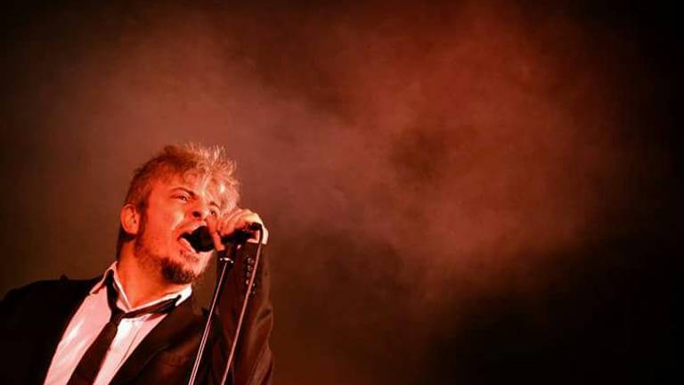 “Lola” tiene un plan que suena a rock “Lola” tiene un plan que suena a rock