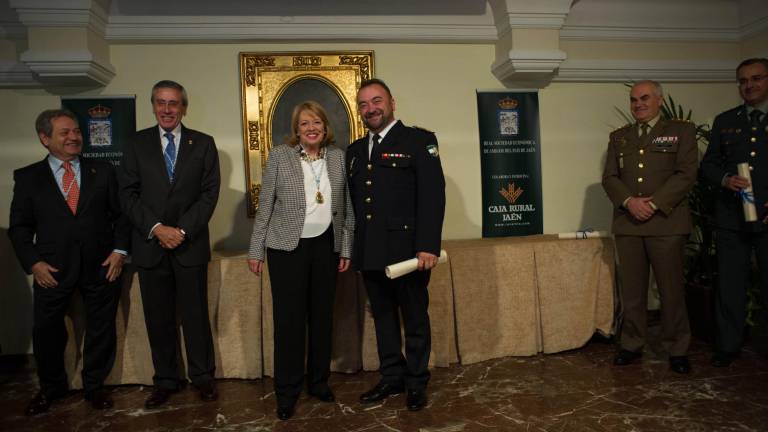 Respaldo de La Económica a las Fuerzas Armadas y de Seguridad Respaldo de La Económica a las Fuerzas Armadas y de Seguridad