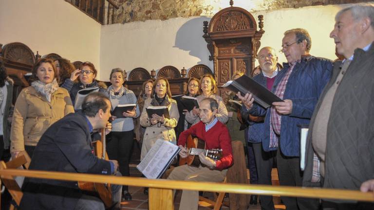 Santisteban obsequia a la Virgen del Collado con todo su cariño