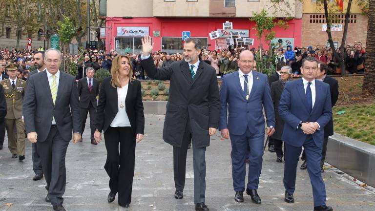 El monarca recibe el calor de centenares de jiennenses El monarca recibe el calor de centenares de jiennenses