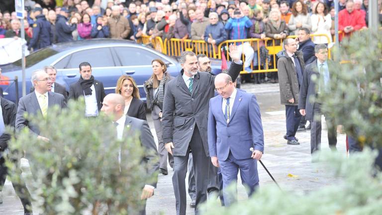 El monarca recibe el calor de centenares de jiennenses El monarca recibe el calor de centenares de jiennenses
