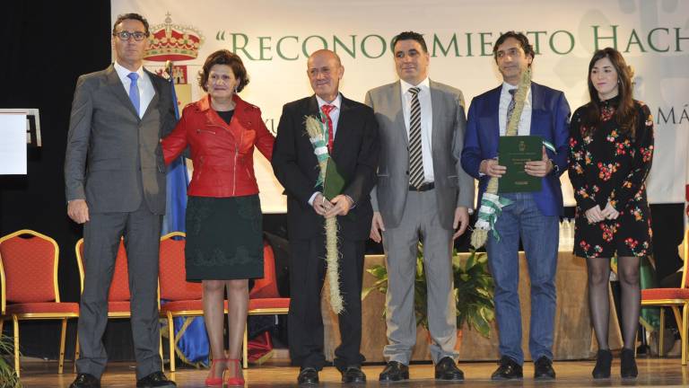 A los hombres y mujeres buenos A los hombres y mujeres buenos
