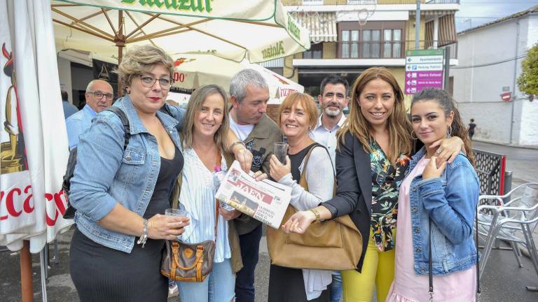 Con Paraguas también se disfruta el día grande de feria Con Paraguas también se disfruta el día grande de feria