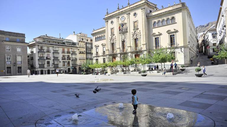 El Ayuntamiento logra el dinero para pagar a sus trabajadores