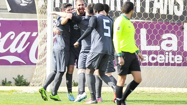 El Real Jaén se dispara en la Liga gracias al acierto de Montes El Real Jaén se dispara en la Liga gracias al acierto de Montes