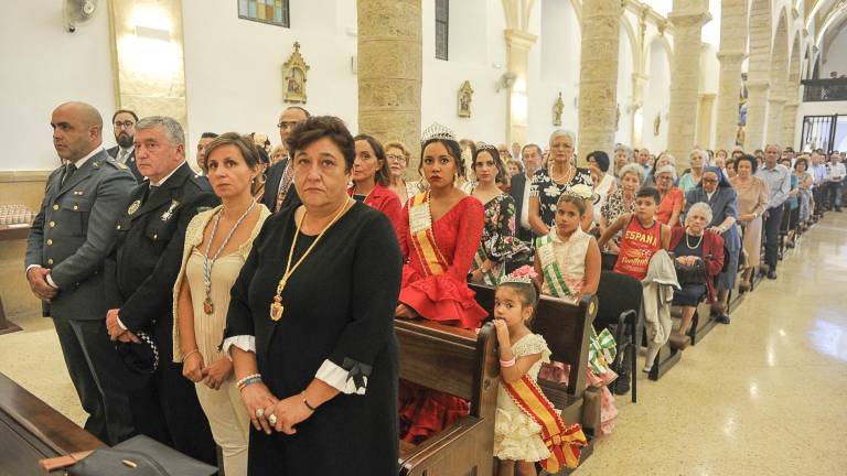 La Reina del Olivar prefiere dar agua para sus aceitunas La Reina del Olivar prefiere dar agua para sus aceitunas