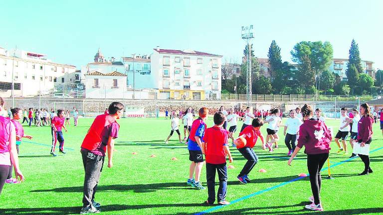 Campeonato para fomentar los juegos tradicionales entre niños Campeonato para fomentar los juegos tradicionales entre niños