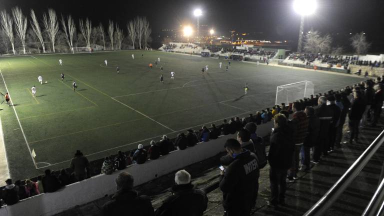 Set blanco con un Beda que tiene hambre de gol Set blanco con un Beda que tiene hambre de gol