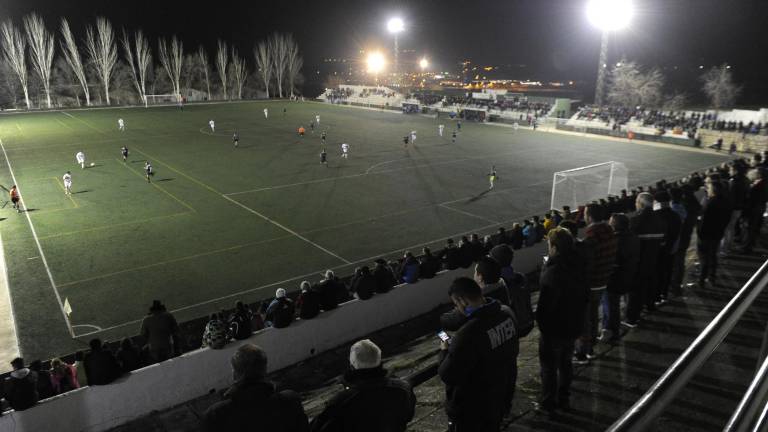 Set blanco con un Beda que tiene hambre de gol