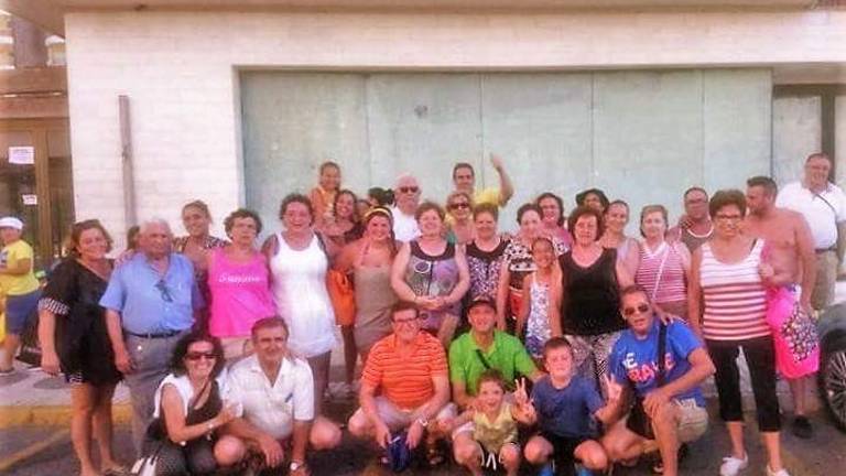 Viajes de vecinos para lograr una convivencia más “familiar” Viajes de vecinos para lograr una convivencia más “familiar”