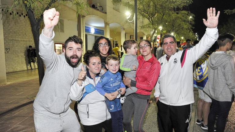 El campeón se da un baño de masas