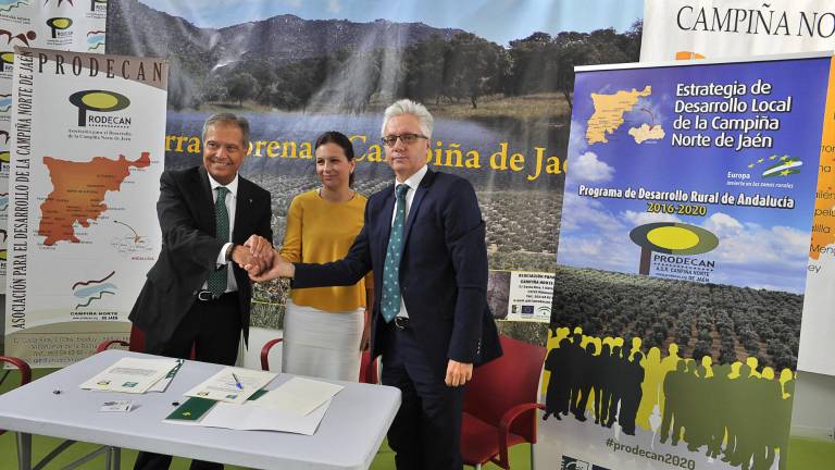 Apoyo de la Caja Rural de Jaén a los pequeños empresarios rurales a través de Prodecan Apoyo de la Caja Rural de Jaén a los pequeños empresarios rurales a través de Prodecan