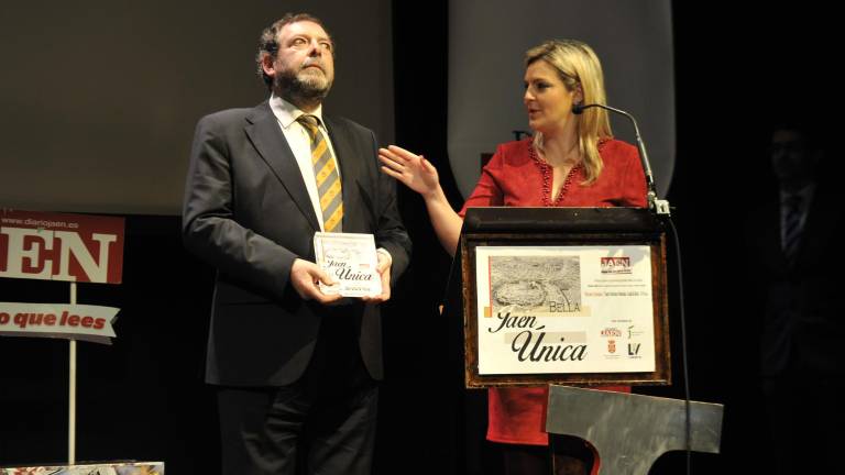 El himno que une las voces de toda una ciudad El himno que une las voces de toda una ciudad