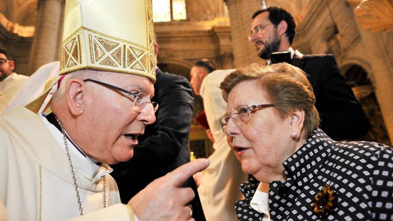 Multitudinario recibimiento al obispo número setenta y cinco Multitudinario recibimiento al obispo número setenta y cinco