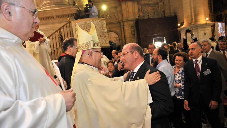 Multitudinario recibimiento al obispo número setenta y cinco Multitudinario recibimiento al obispo número setenta y cinco