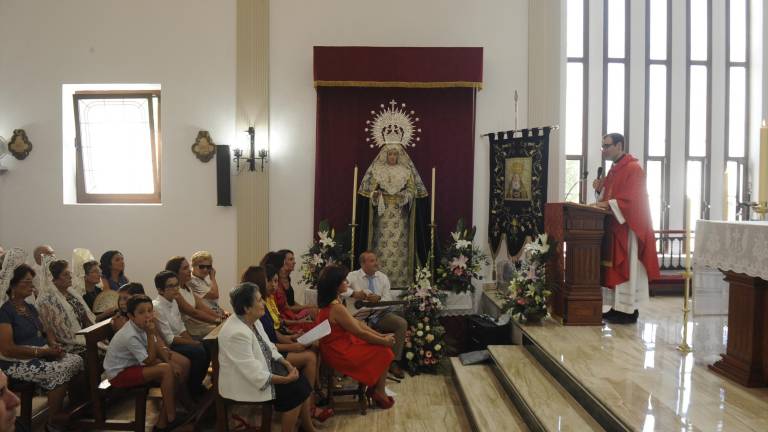 Flores al Cristo “que abraza” Flores al Cristo “que abraza”