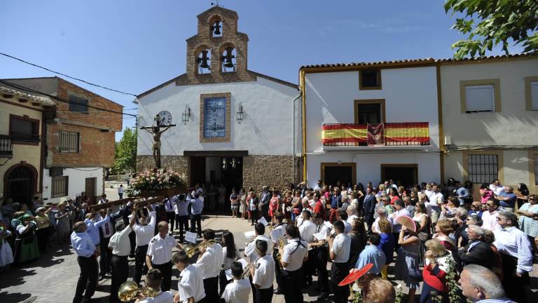 Flores al Cristo “que abraza” Flores al Cristo “que abraza”