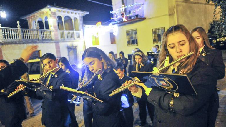 Santa Lucía alegra las calles