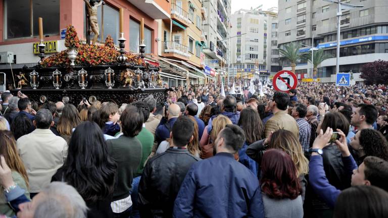 Estudiantes, una tarde entre tunas y misericordias