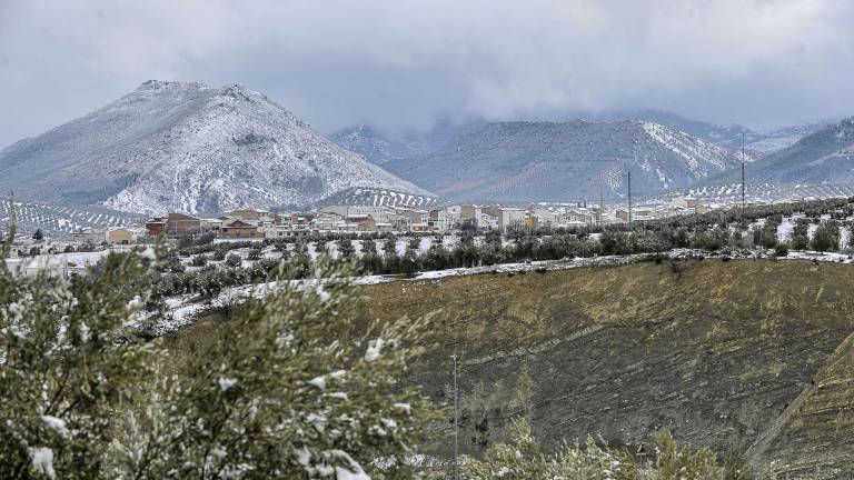 La nieve obliga a circular con cadenas en diez vías