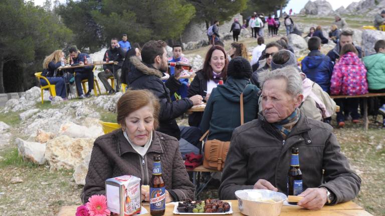 Santa Catalina triunfa sobre el mal tiempo y el puente festivo