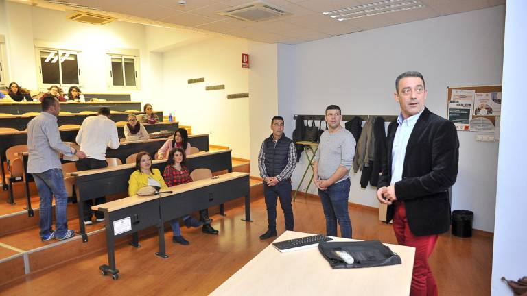 Objetivo: prevenir las adicciones Objetivo: prevenir las adicciones