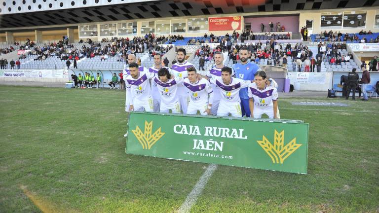 La reacción del Real Jaén no le vale para superar al Villanovense (1-1) La reacción del Real Jaén no le vale para superar al Villanovense (1-1)