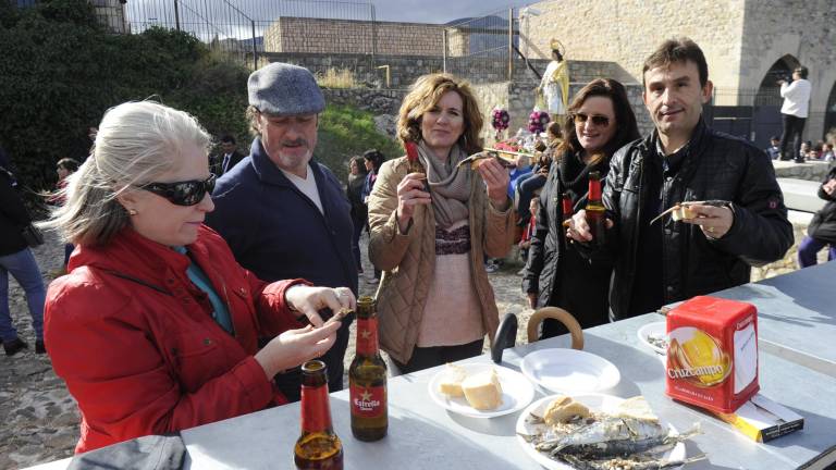 Santa Catalina triunfa sobre el mal tiempo y el puente festivo