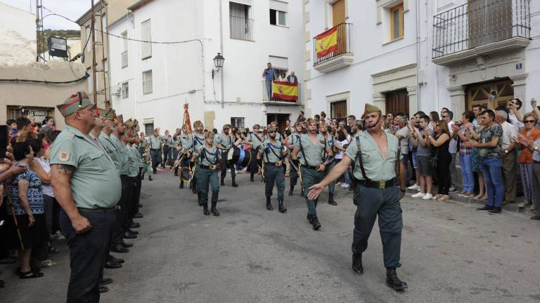 “Carchelejo es historia de la Legión” “Carchelejo es historia de la Legión”