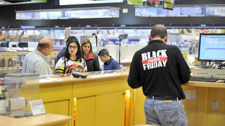 La capital se rinde al “black friday” La capital se rinde al “black friday”